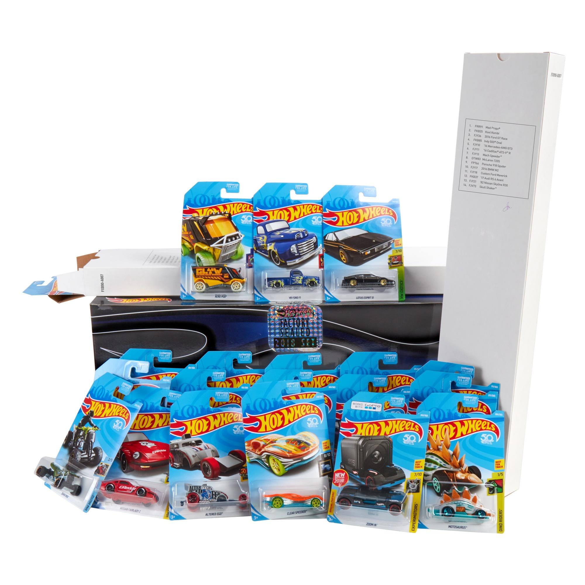 Hot wheels 2018 105 car collector set clearance 3