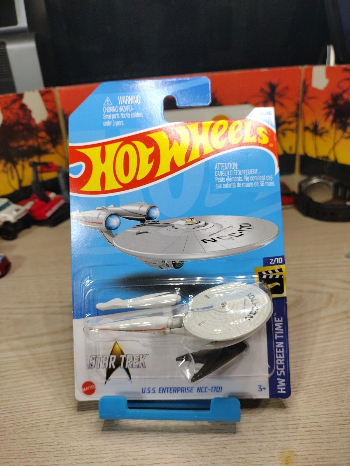 Hot Wheels 4/250 Star Trek U.S.S. Enterprise NCC-1701 Diecast 1:64