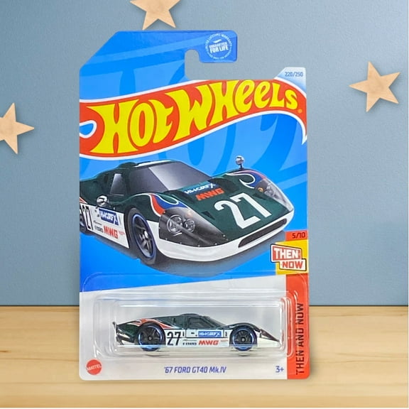 Hot Wheels '67 Ford GT40 Mk.IV Green Then and Now 5/10