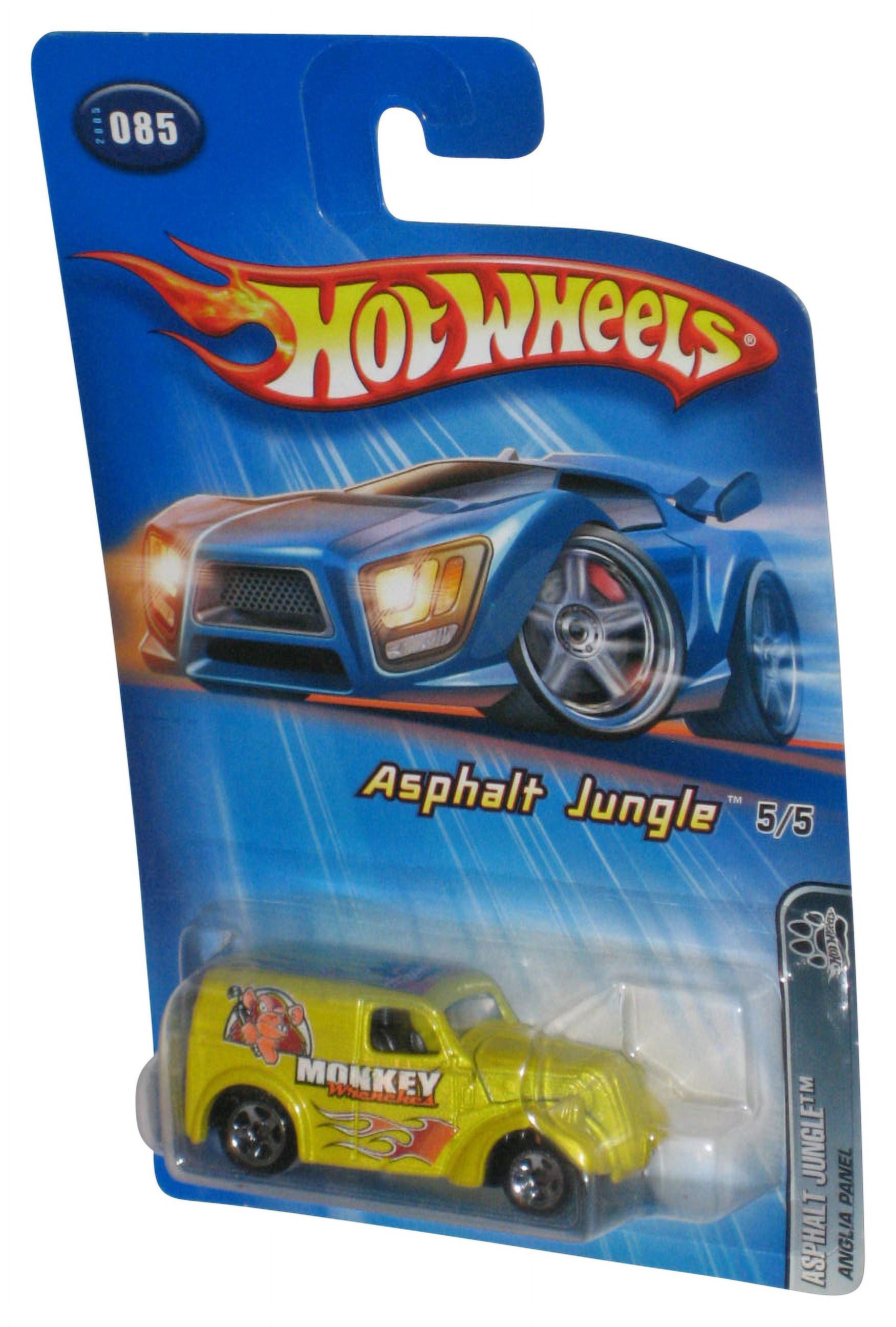 Hot Wheels Asphalt Jungle 5/5 (2005) Yellow Anglia Panel Toy Car