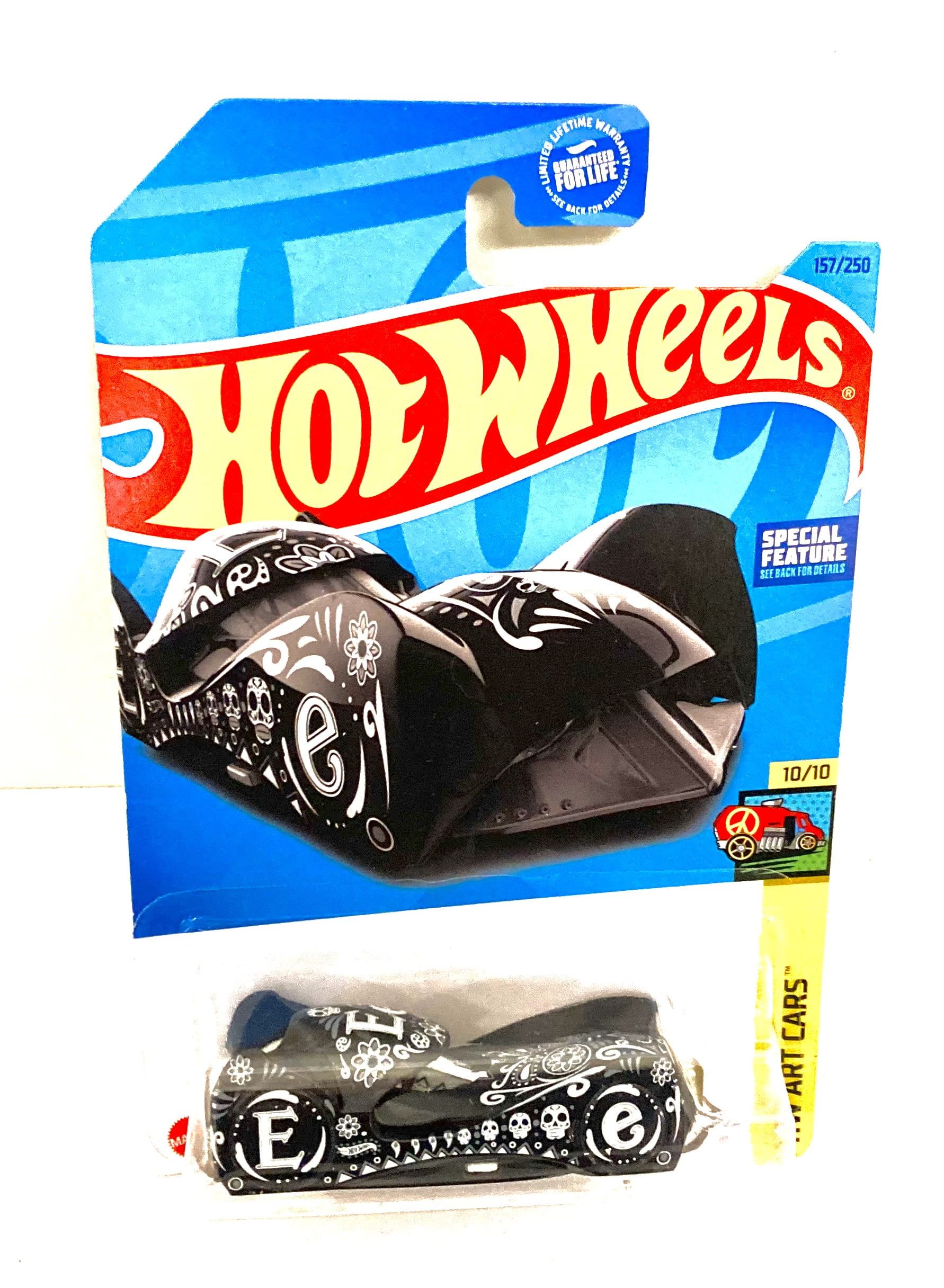 Hot Wheels DC Batman Cloak and Dagger Die-Cast Car main image 1