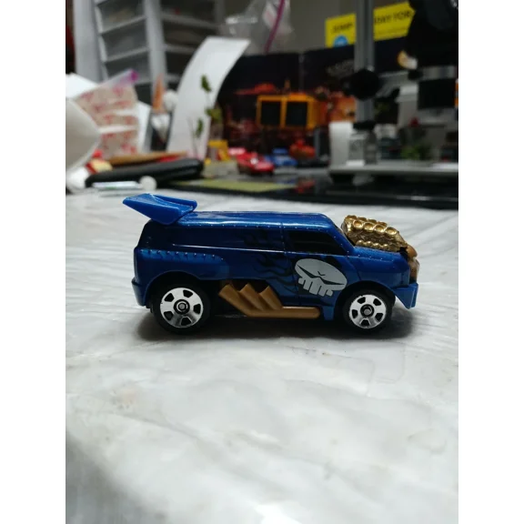 Hot Wheels Crashers Bone Bashers Front Flip Body 1-64