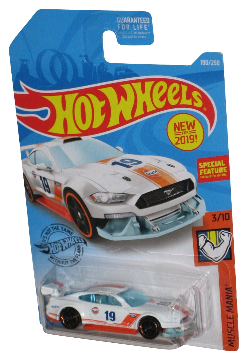 Hot Wheels Custom '18 Ford Mustang GT (2019) Muscle Mania 3/10 White