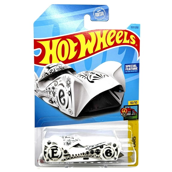 Hot Wheels HW Art Cars Cloak and Dagger Diecast Car (White)