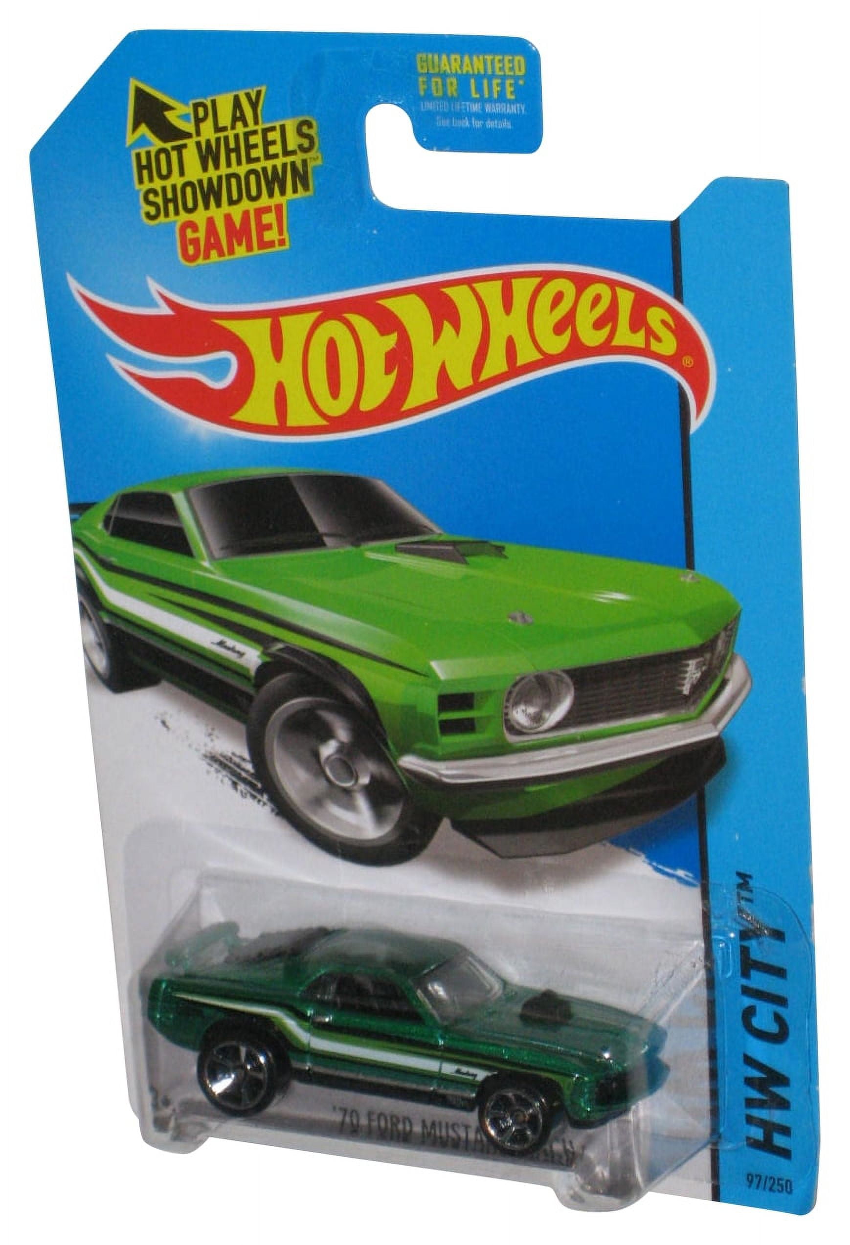 Hot Wheels HW City (2013) Mattel Green '70 Ford Mustang Mach 1 Car