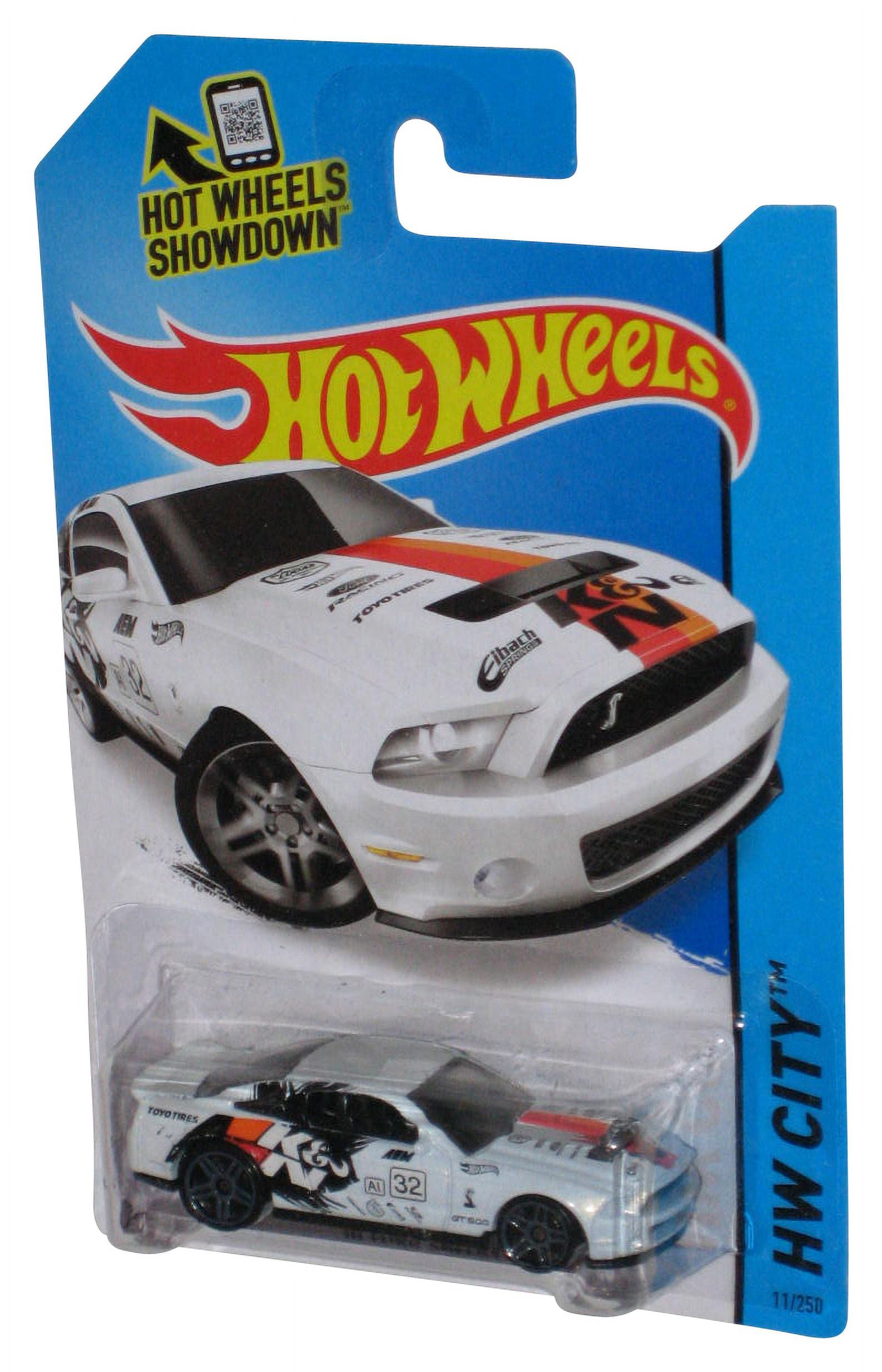 Hot Wheels HW City (2013) White '10 Ford Shelby GT500 Toy