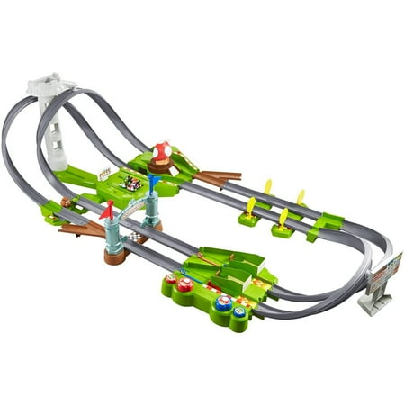 Hot Wheels Mario Kart Circuit Track Set with 1:64 Scale Die-Cast Kart Replica Ages 3 and Above