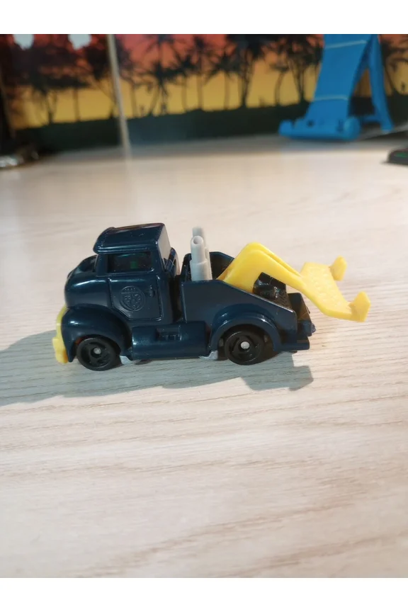 McDonalds 1994 Tow Truck Blue Yellow Plastic Happy Meal Toy