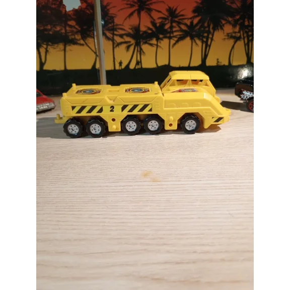 Hot Wheels Mega Rig Construction Plastic 6.5 Inches Long China