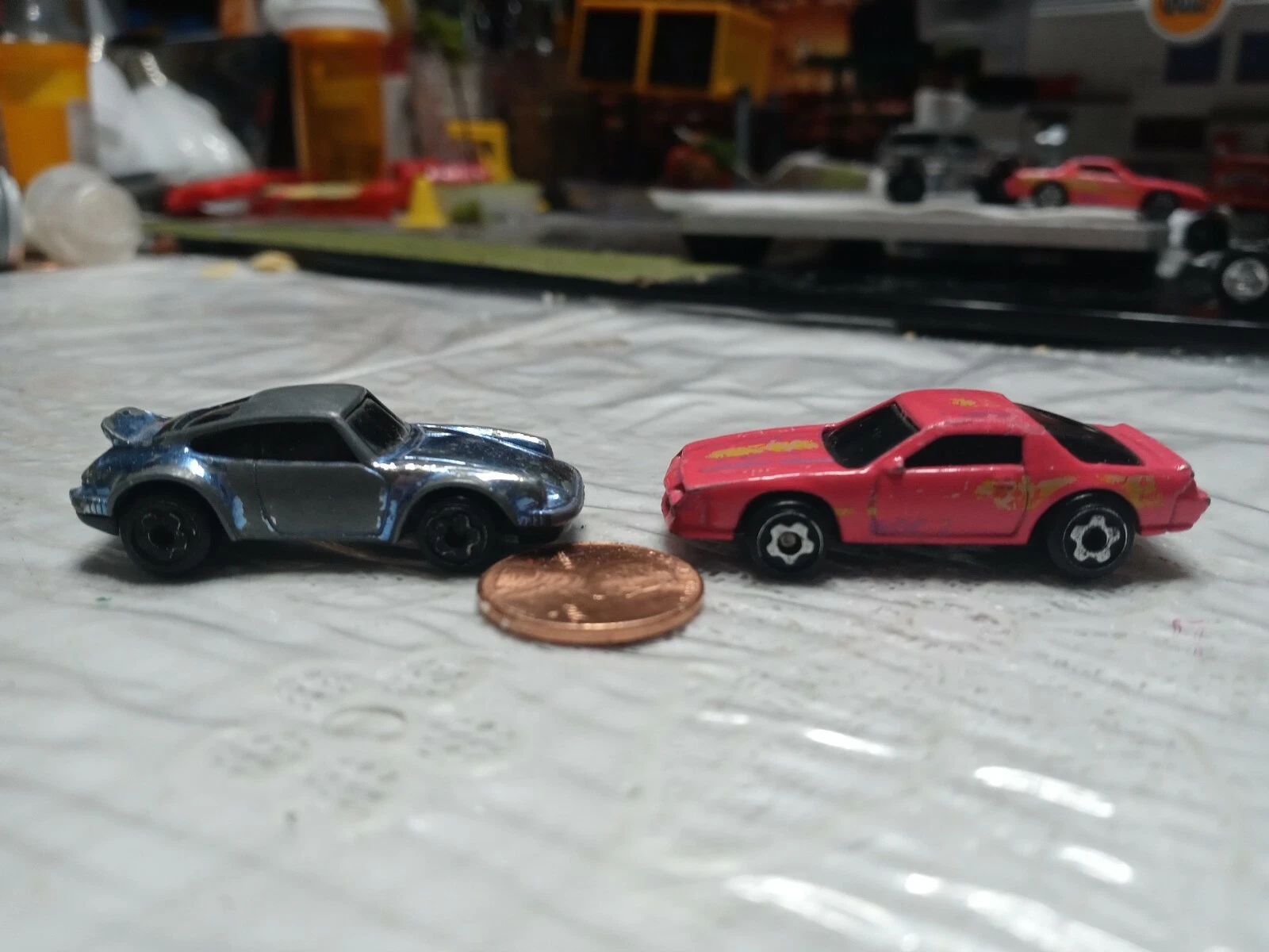 Hot Wheels Miniatures Camero Porsche 2 Car Lot 1983, 1974 Die Cast