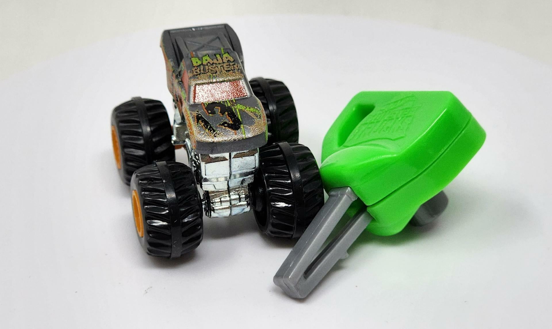 Hot Wheels Monster Trucks Yellow Wave Series 1 (Baja Buster Hot Wheels Monster Trucks Yellow Wave Series 1 (Baja Buster