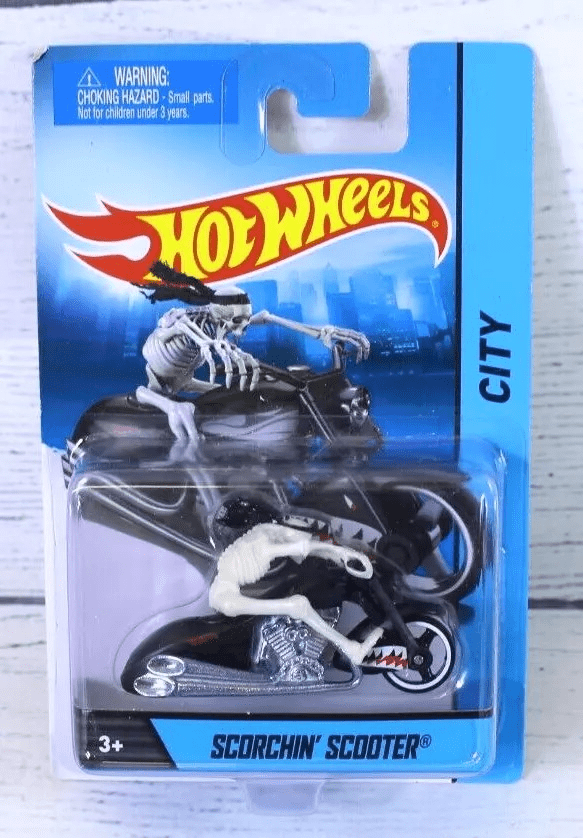 Hot Wheels Motorcycle SCORCHIN' SCOOTER with Skeleton Rider
