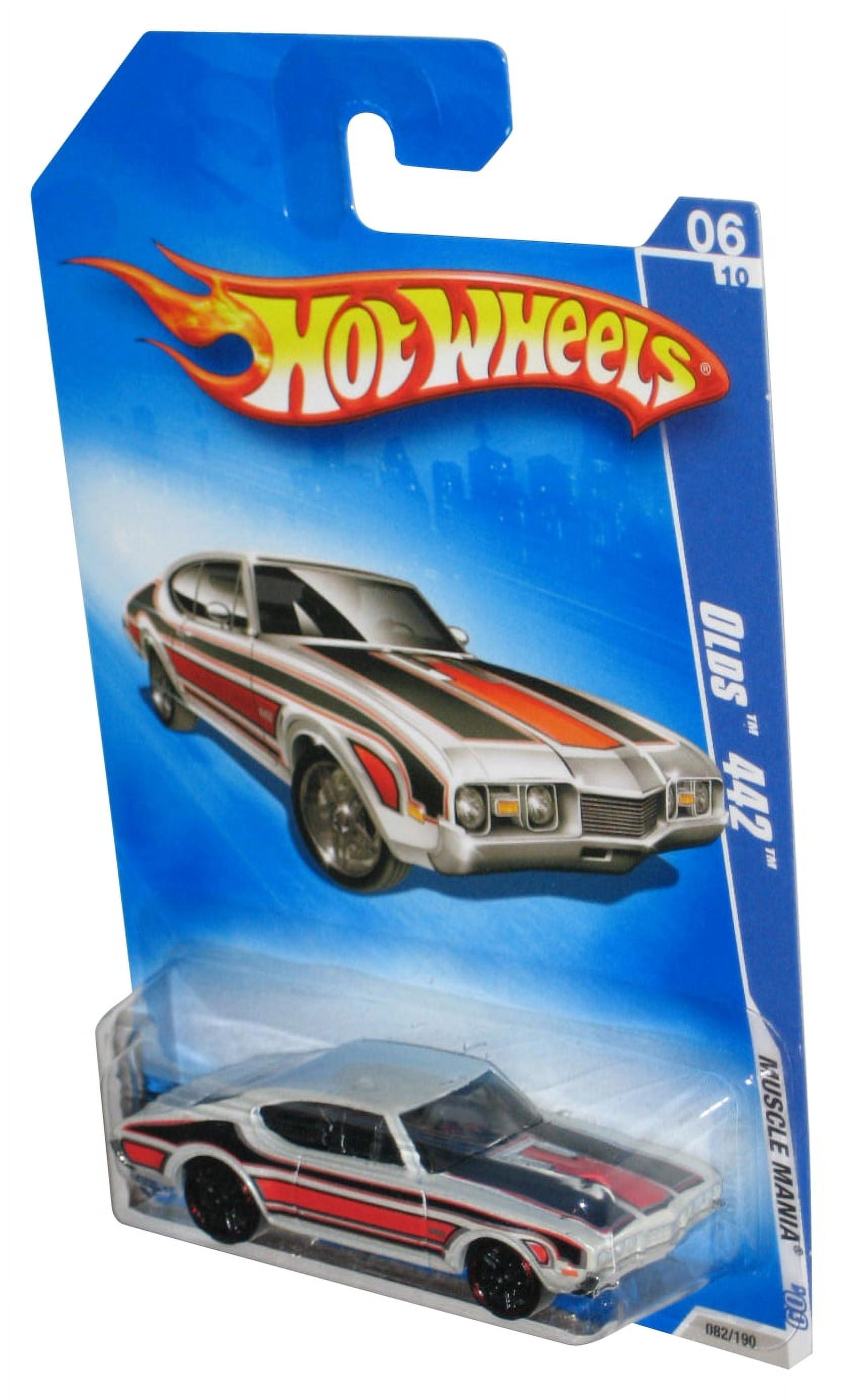 Hot Wheels Muscle Mania 09 06 10 White Olds 442 Toy Car 082 190