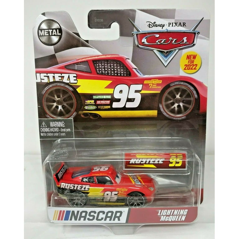 Lightning mcqueen racing in nascar