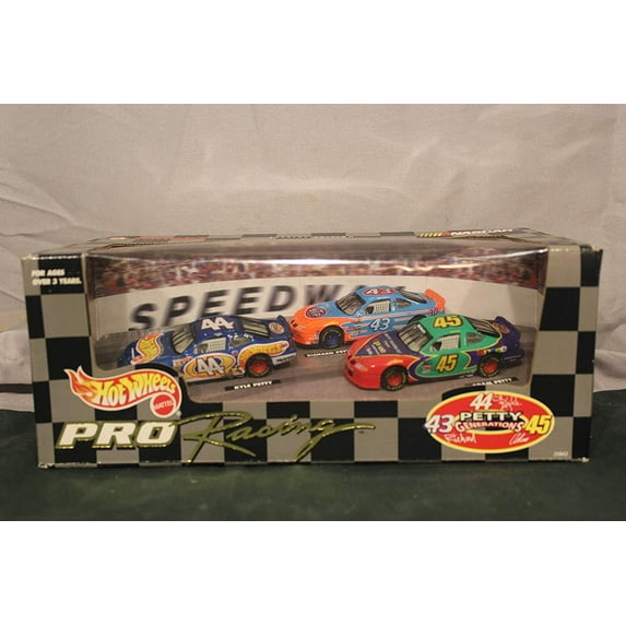 Hot Wheels Pro Racing Petty Generations #43 #44 #45 Kyle Petty Richard Petty Adam Petty 1:64 Three Car Set