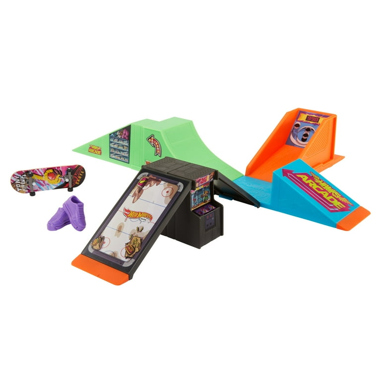 Hot Wheels Skate Arcade Skatepark Toy Set with Tony Hawk