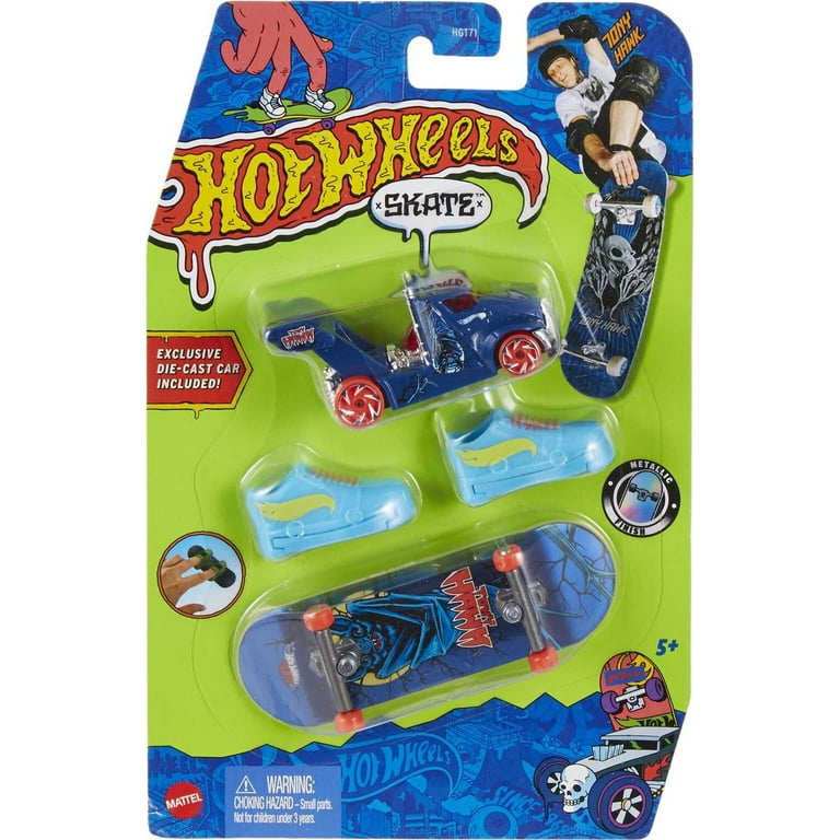 Hot Wheels Skate Collector Set, 1 Fingerboard, Pair of Skate Shoes