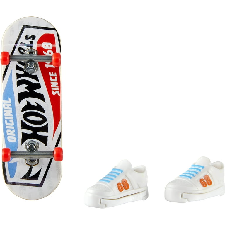 Hot Wheels Skate Tony Hawk Fingerboard & Skate Shoes, Toy for Kids