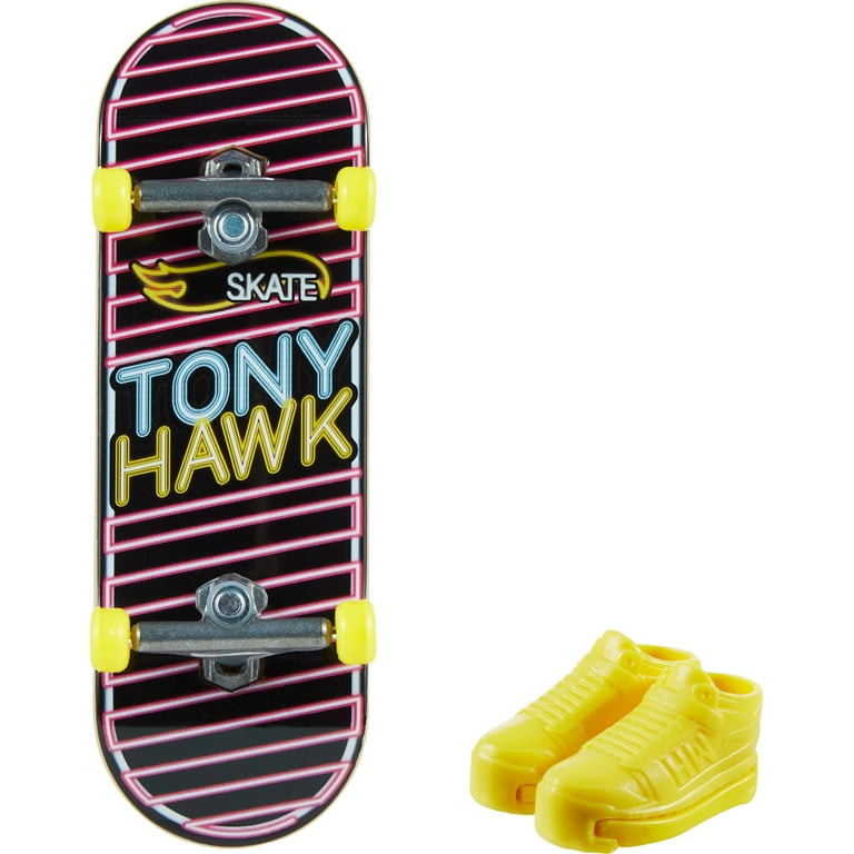 Hot Wheels Skate Tony Hawk Fingerboard & Skate Shoes, Toy for Kids (Styles  May Vary)