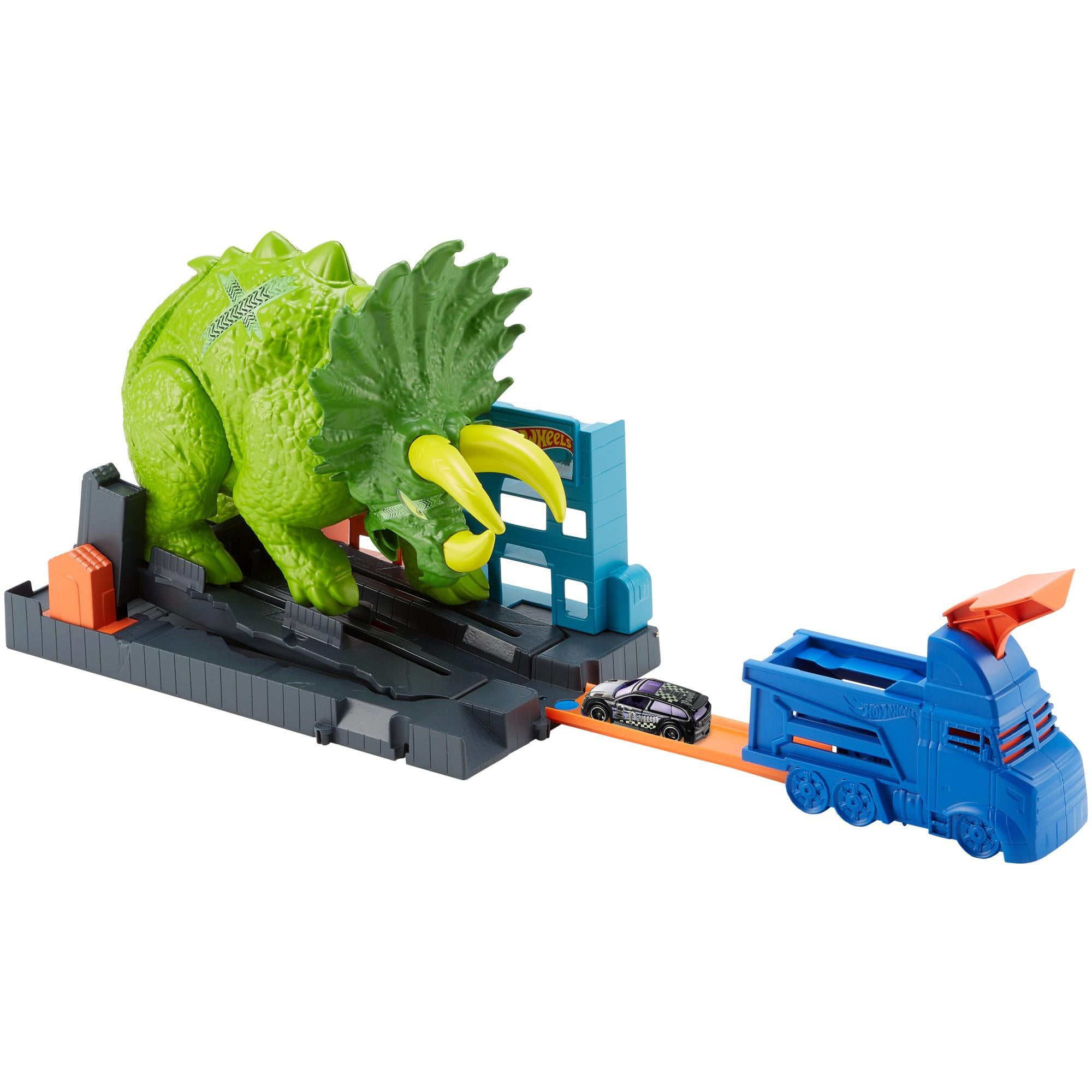 Hot Wheels Smashin' Triceratops Destructive Dino Playset