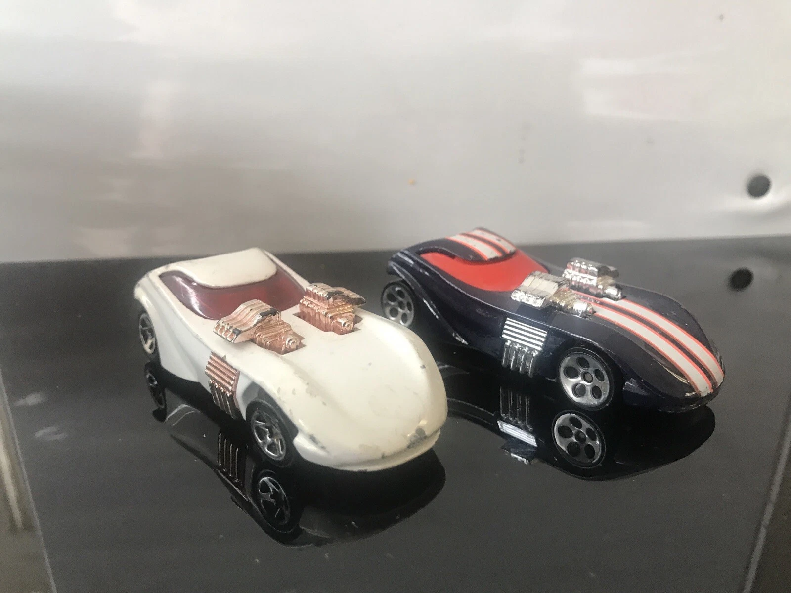 Hot Wheels Twin Mill 2 Car Lot