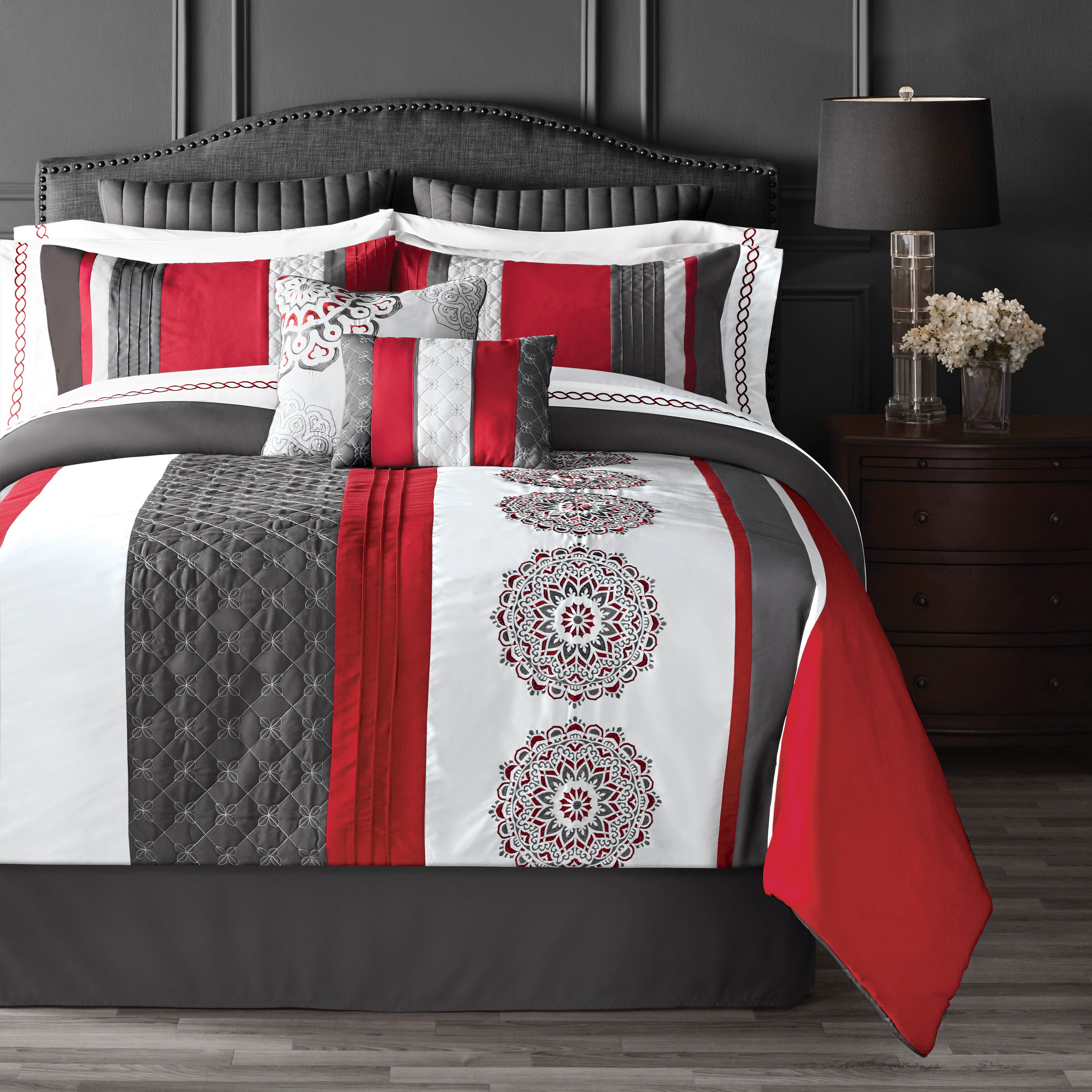 Hotel Style 14-Piece Red & Gray Medallion Bed in a Bag, King
