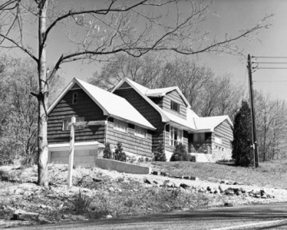 House at the roadside Canvas Art - (24 x 36)
