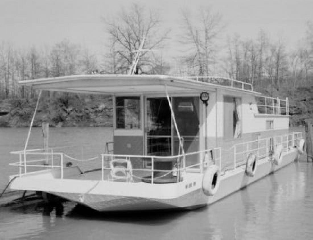 House boat Canvas Art - (18 x 24)