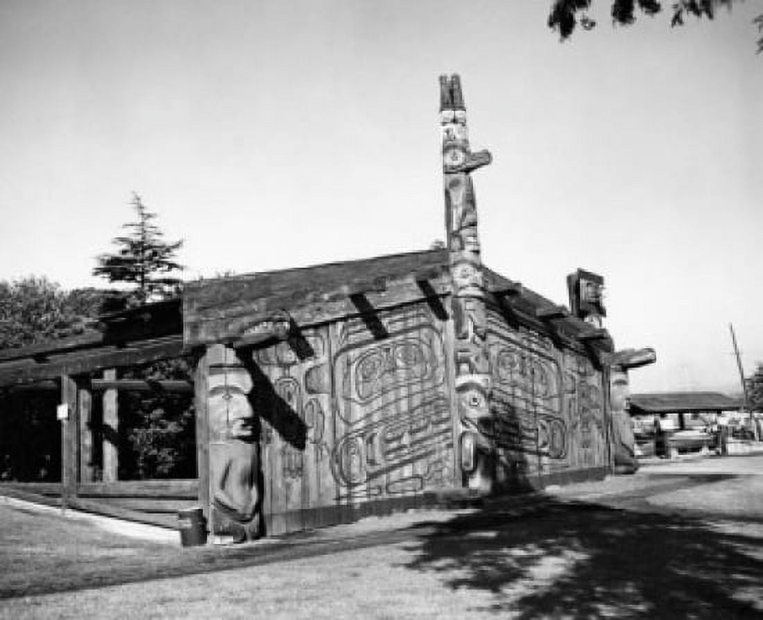 House of Three Tribes Thunderbird Park Victoria British Columbia Canada Canvas Art - (18 x 24)