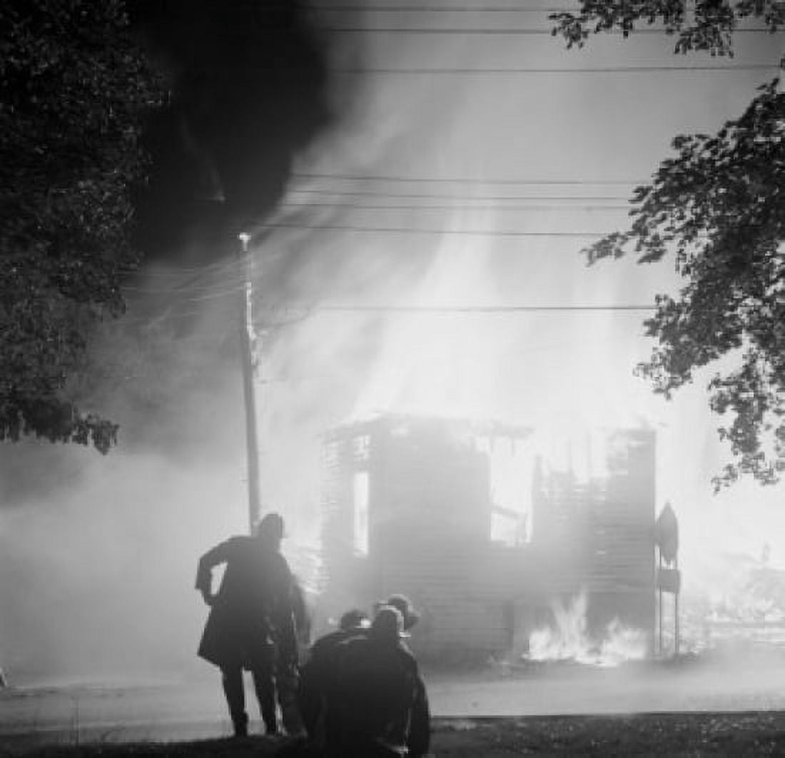 House on fire Canvas Art - (18 x 24)