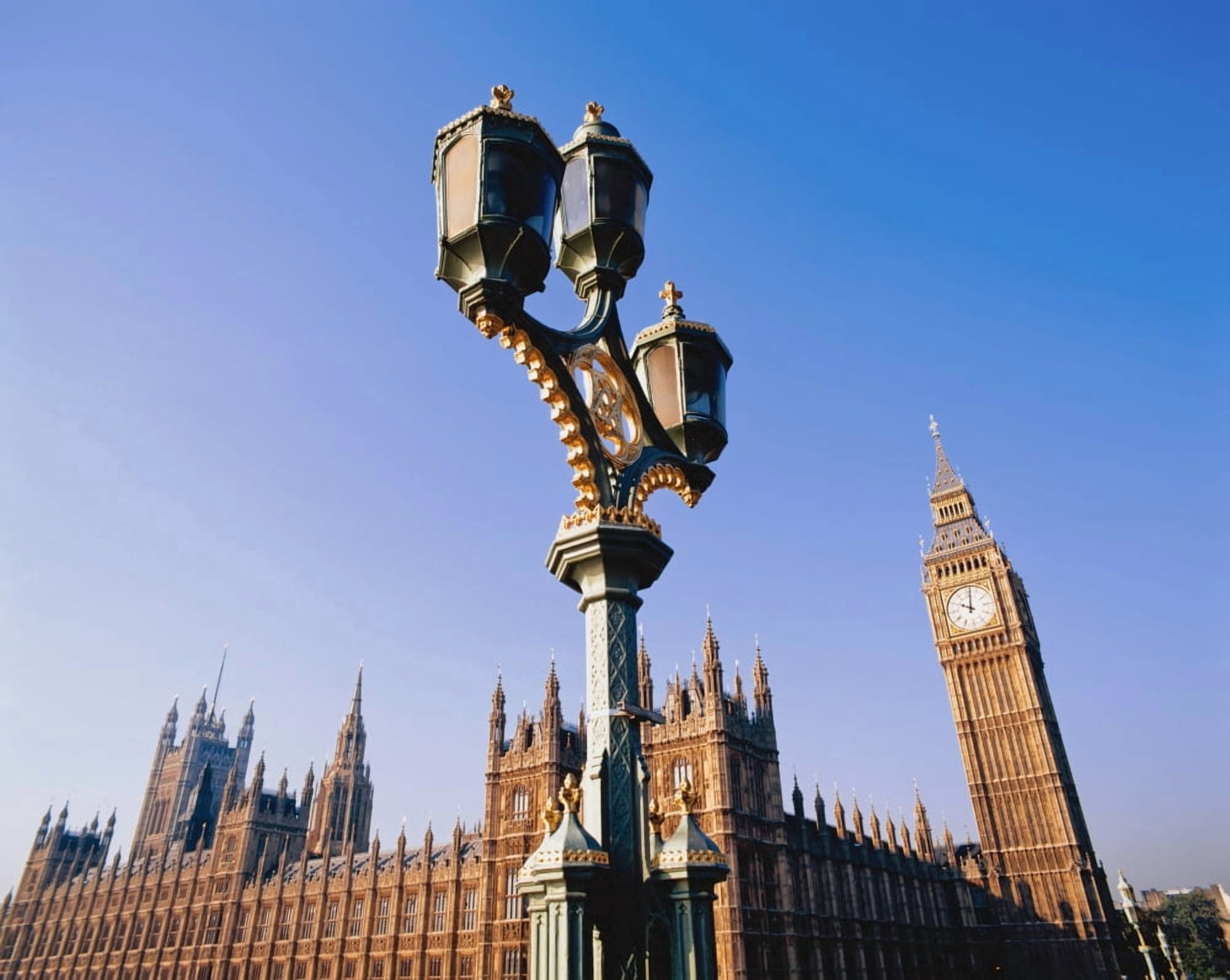 Houses Of Parliament And Street Lamp Canvas Art - Joe Beynon Design Pics (17 x 13)