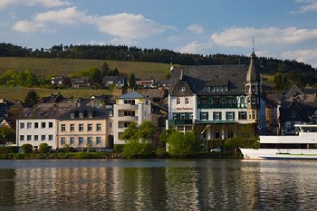Houses at the waterfront Traben-Trarbach Bernkastel-Wittlich Rhineland-Palatinate Germany Canvas Art - Panoramic Images (36 x 24)
