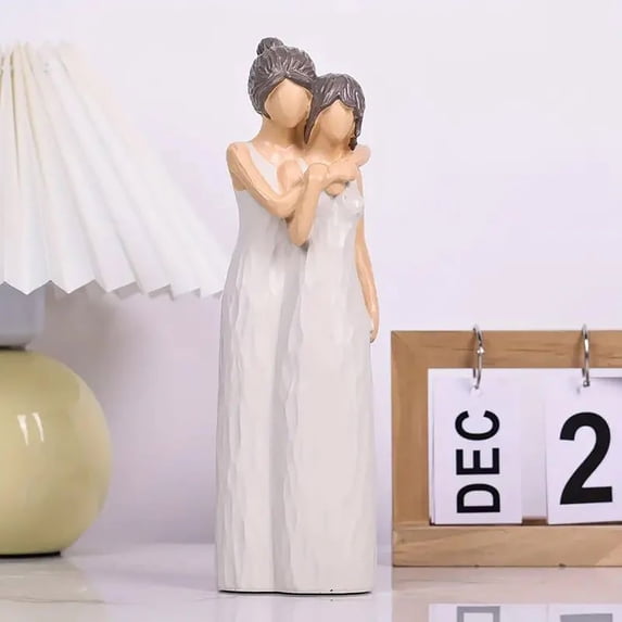Hovilon Resin Mother and Daughter Embrace Figurine - Heartwarming Family Love Sculpture for Home Decor, Sentimental Gift for Mom from Daughter, Birthday Mother's Day Anniversary Keepsake