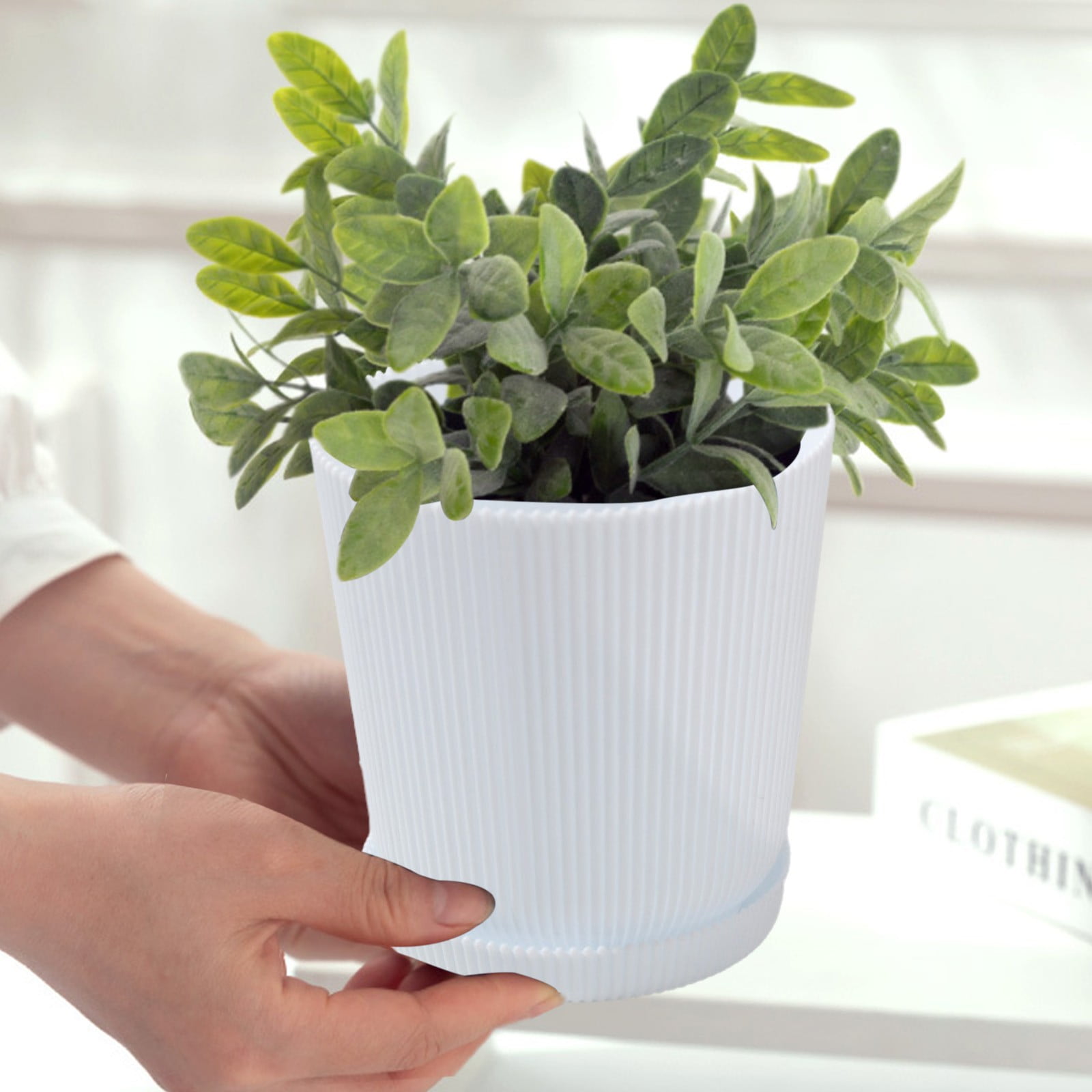 Hovmgk Green Plastic Flower Pot with Tray, ABS Material Garden Planter for Succulents & Home Plants, Indoor/Outdoor Use, Perfect for Vegetables & Bonsai, Ideal for Small Space, 15.5x15x10cm