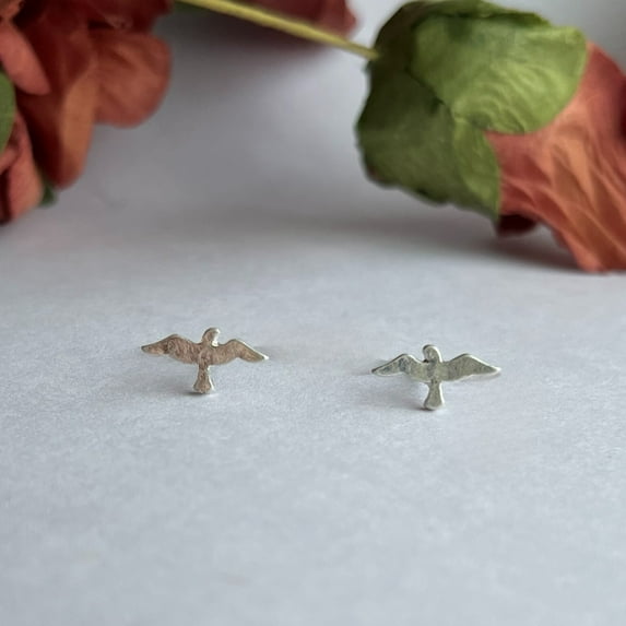 Howard's Stud Bud Seagull Silver Stud Earrings for Women