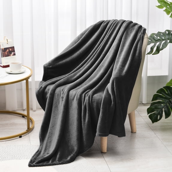 Howarmer Large Black Fleece Throw Blankets, King Size Soft Fuzzy Blanket for Women Men and s, All Season Lightweight Microfiber Fluffy Blanket, 90 x 108 inch
