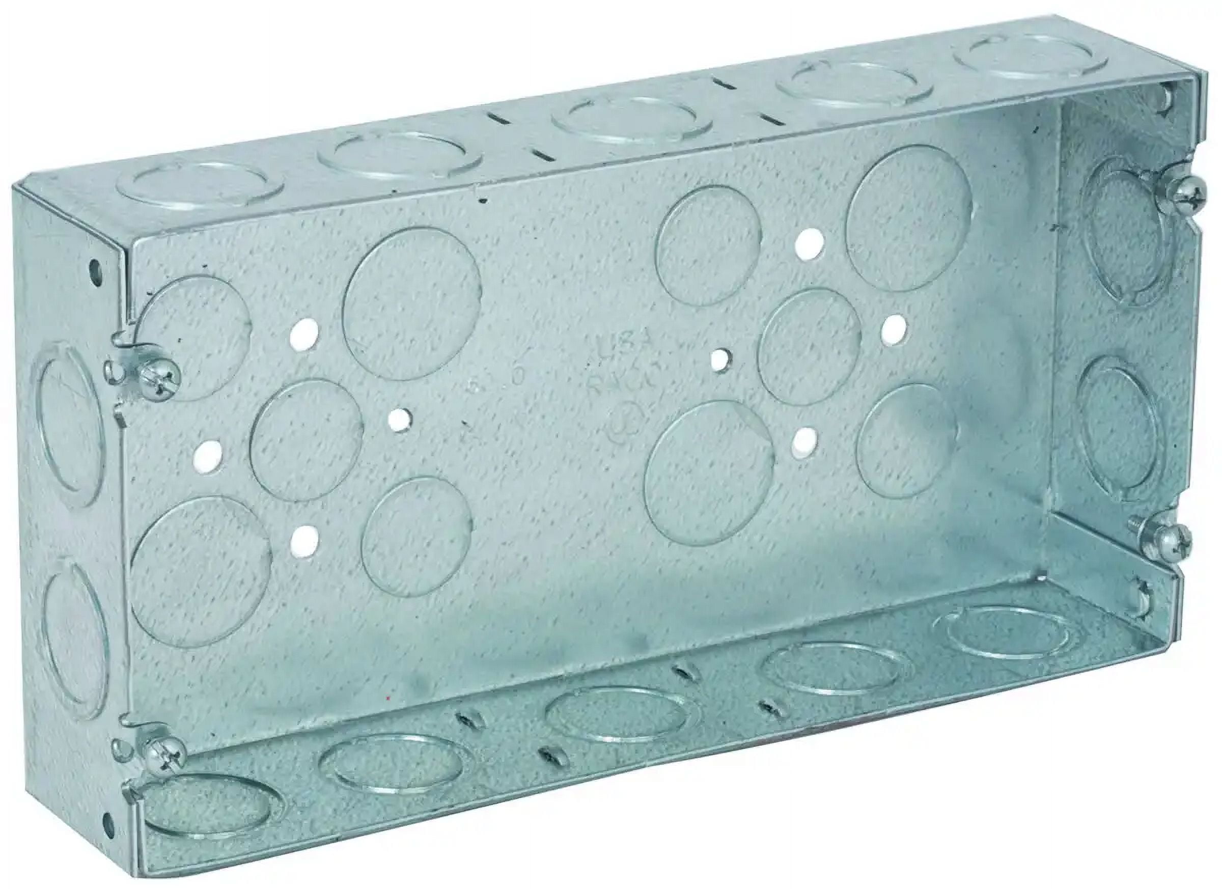 Hubbell 952 3 Gang Box 15/8 Inch Deep With 1/2 And 3/4 Inch Concentric