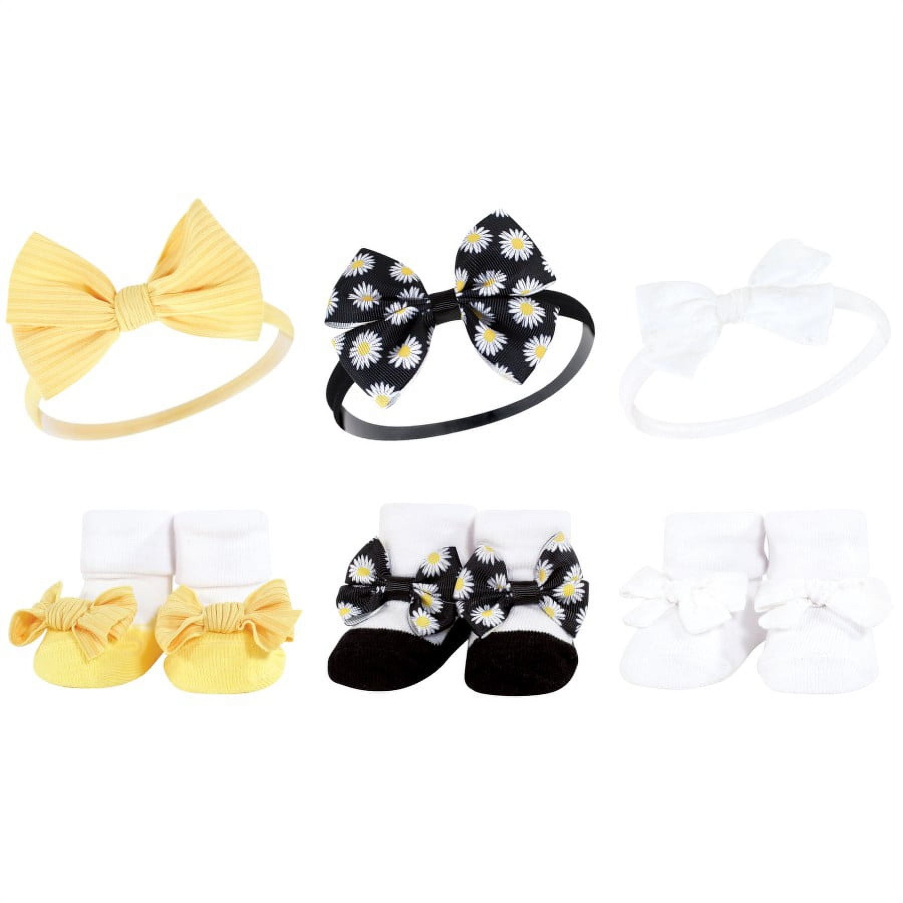 Hudson Baby Infant Girl Headband and Socks Giftset, Black Daisy, One Size
