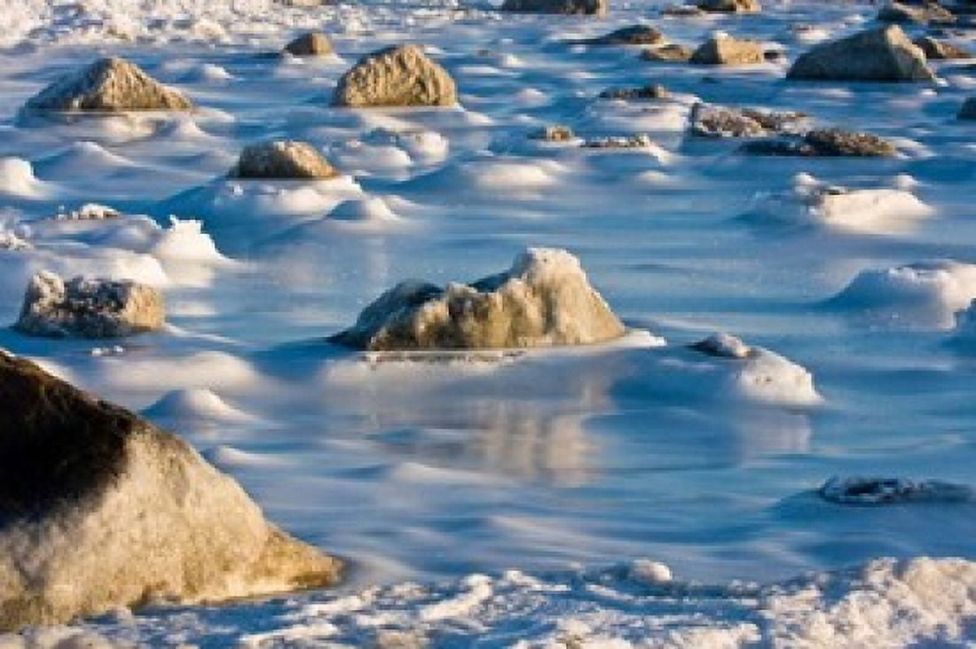 Hudson Bay in the Snow Canvas Art - Jaynes Gallery DanitaDelimont (26 x 17)
