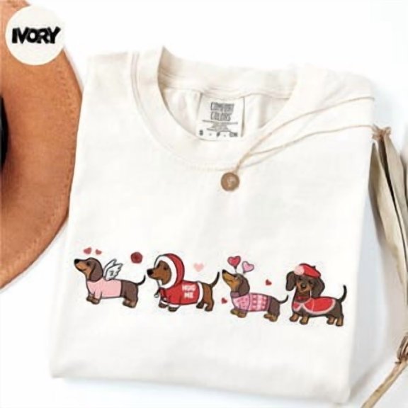 Hug Me Dachshund Dog Love Graphic T-Shirt
