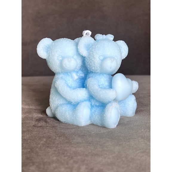 Hugging bears candle