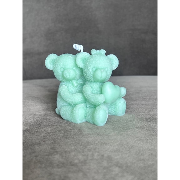 Hugging bears candle