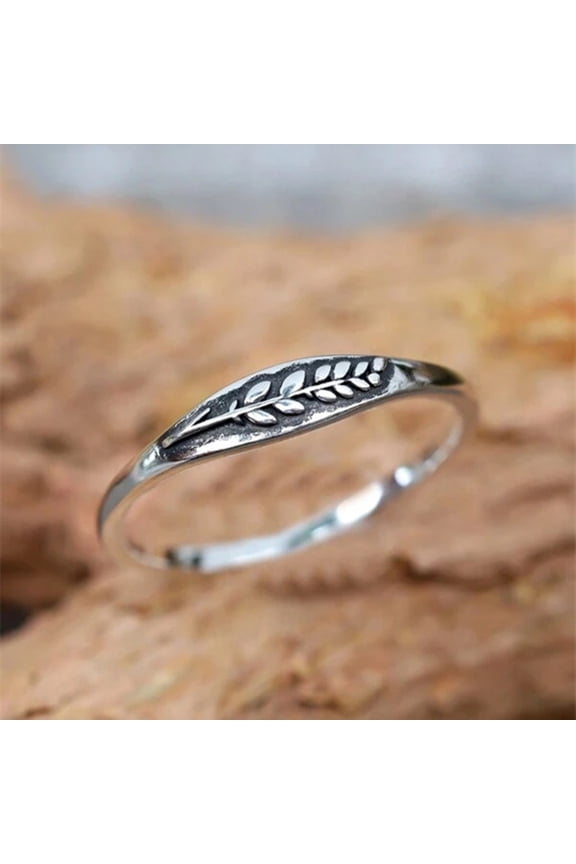 Huitan Carved Leaf Design Vintage Women Ring Anti Silver Color Chic Finger-ring Daily Wear Party Versatile Female Retro Jewelry