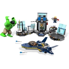 Open Box Hulk's Helicarrier Breakout