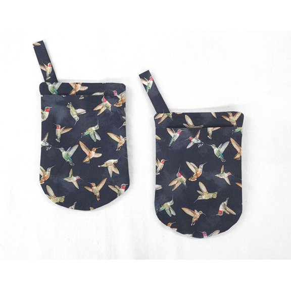 Hummingbirds Oven Mitts (Set Of 2) by Penny's Needful Things (Black)
