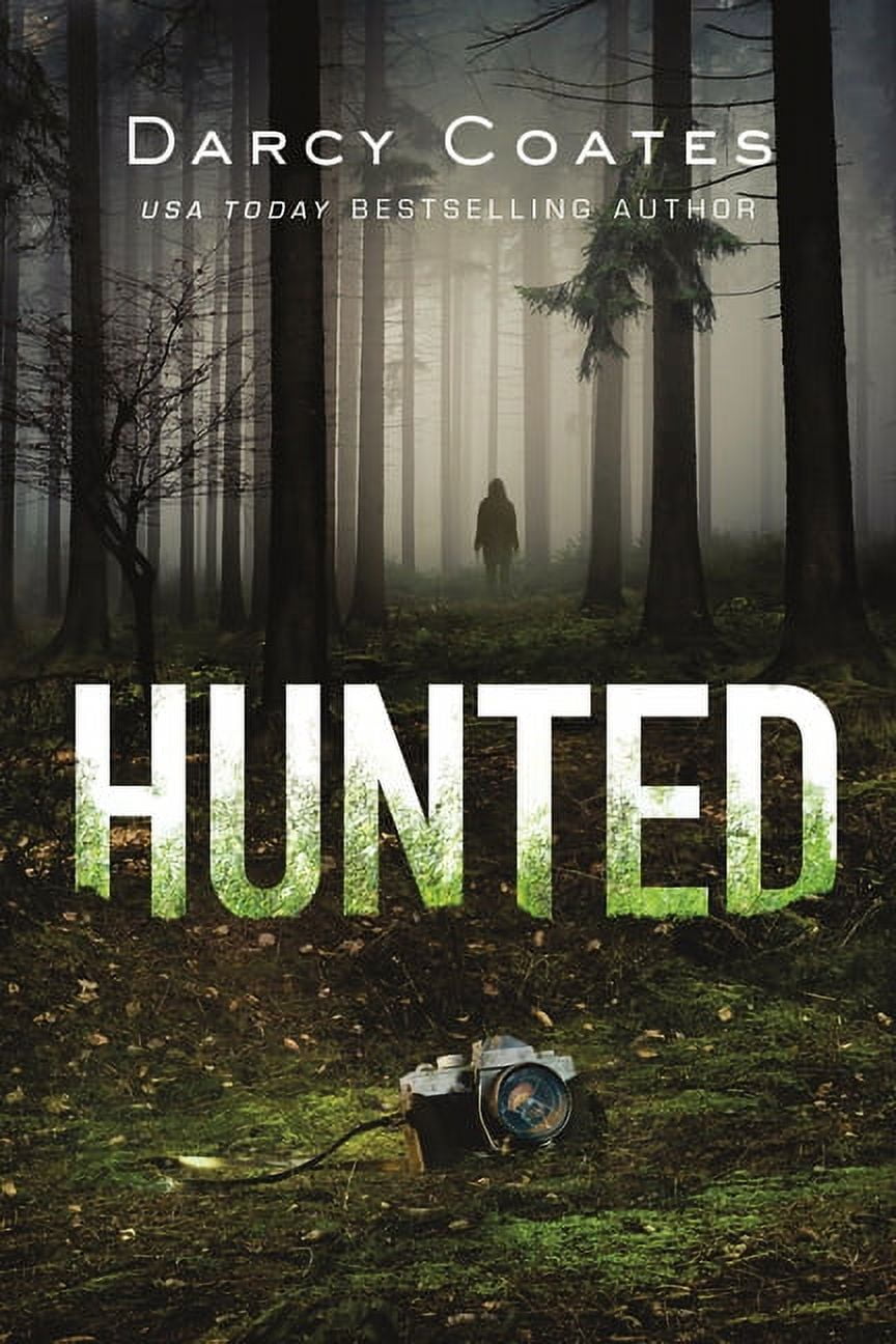 DARCY COATES Hunted (Paperback)