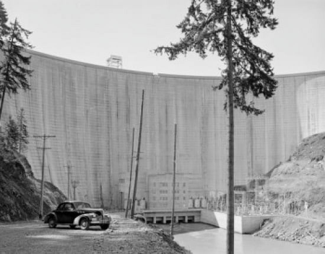 Hydro electric dam Canvas Art - (24 x 36)