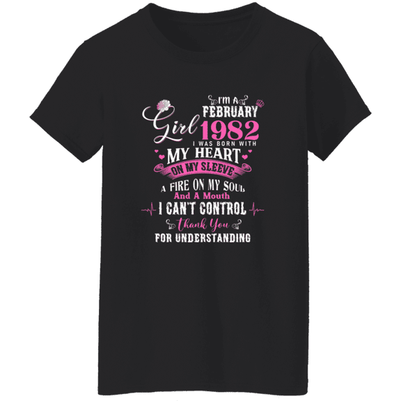 I'm February Girl 1982 44Th Birthday Vintage 44 Years Old Bday Women T-Shirt