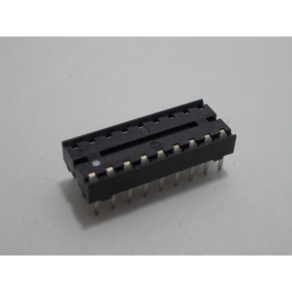 IC Socket - 18-Pin-10 pieces