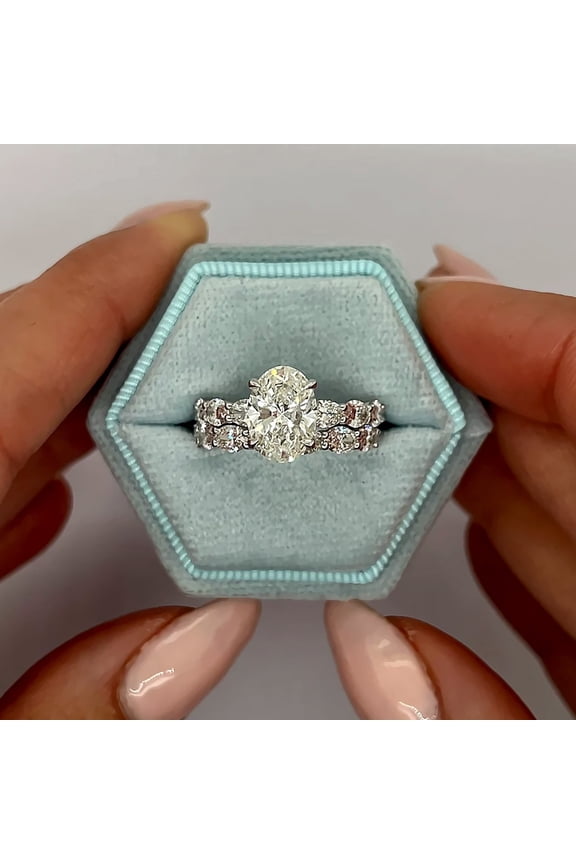 IGI Certified Lab Grown Diamond Ring Set Oval 4.15 Carat 18K White Gold E F VVS2